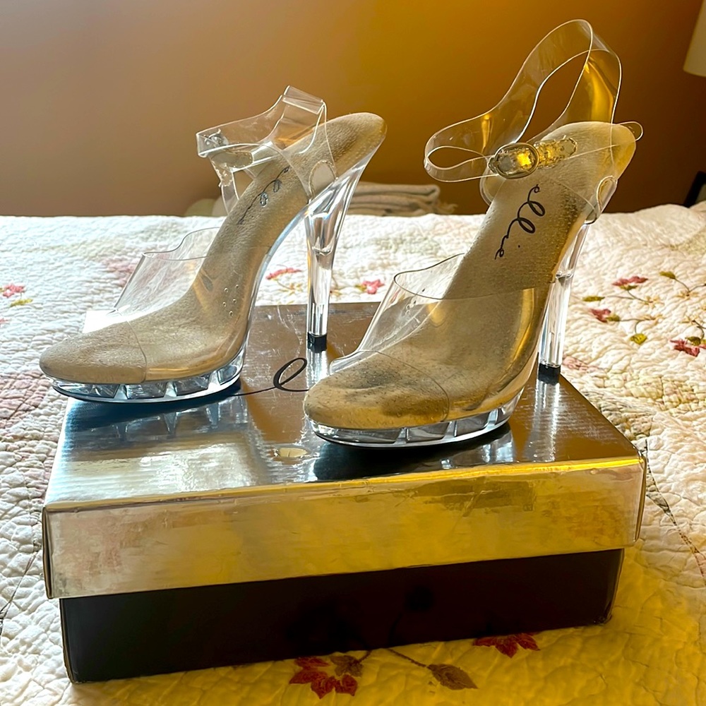 ♦️ELLIE PLATFORM PUMPS♦️